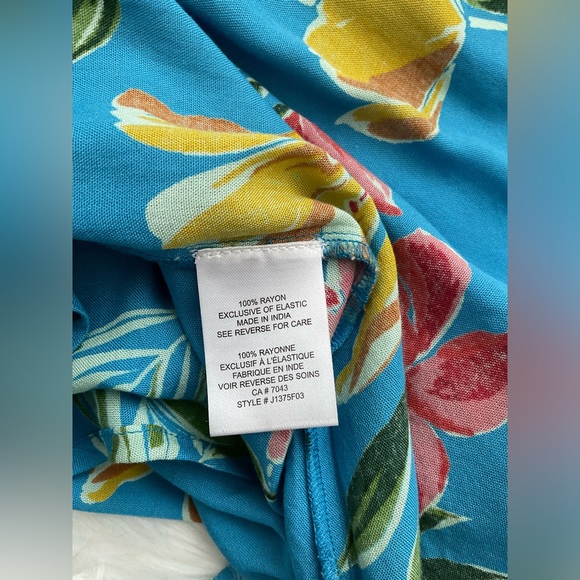 🛑🛑🛑STRAPLESS SMOCKED DRESS - Picture 8 of 10